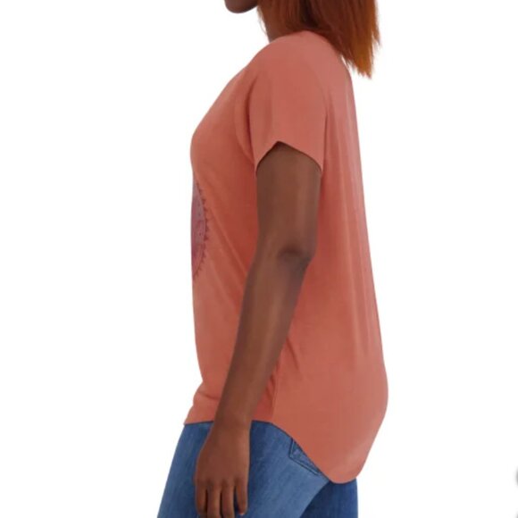 NEW Lucky Brand Dusty Cedar Graphic Grommet Logo Short Sleeve Tee Top Shirt NWT - Picture 2 of 4